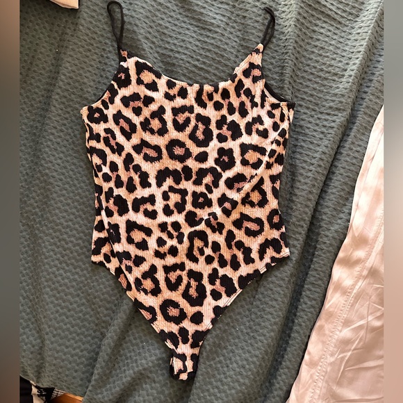 Shirt and body suit lot L and XL - Picture 6 of 16